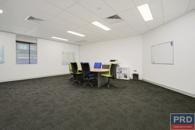 Suite 3, FF 526 Macauley Street ALBURY 6
