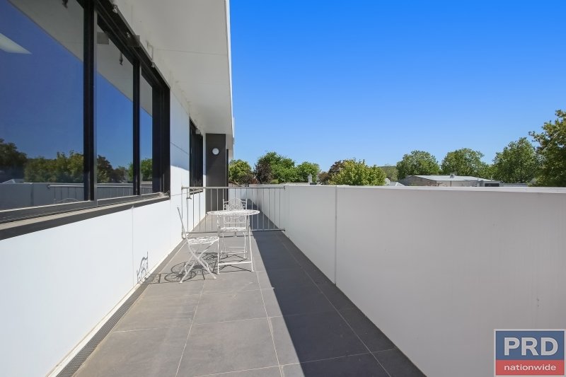 Suite 3, FF 526 Macauley Street ALBURY 9