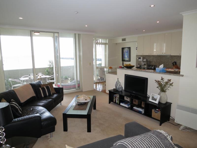 Gallery: T07,127 Beach Street