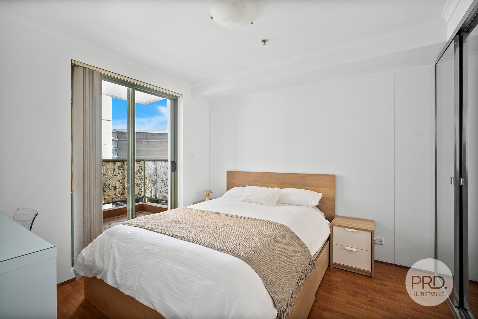 T1 903/588A-600 Railway Parade HURSTVILLE 6