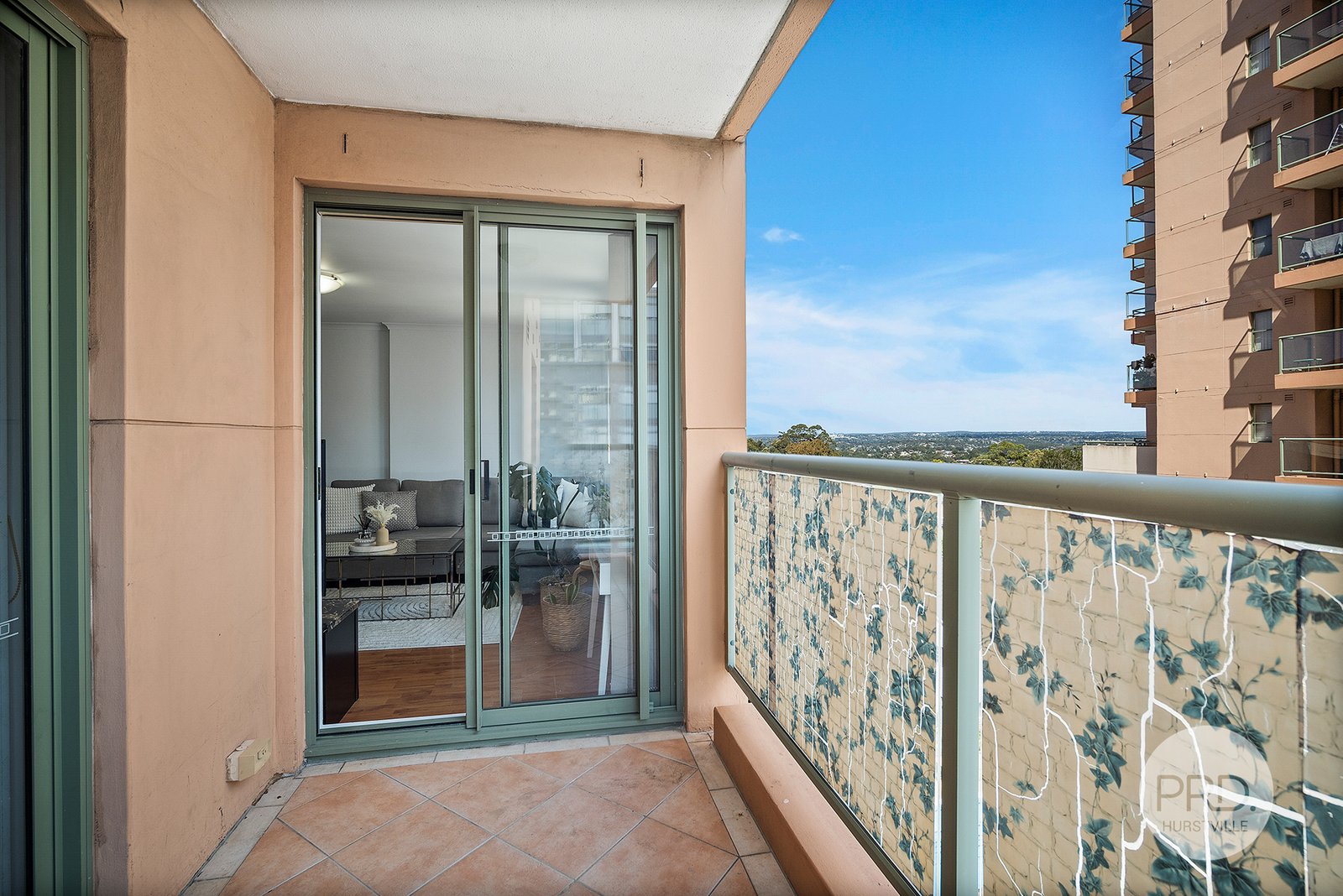 T1 903/588A-600 Railway Parade HURSTVILLE 8