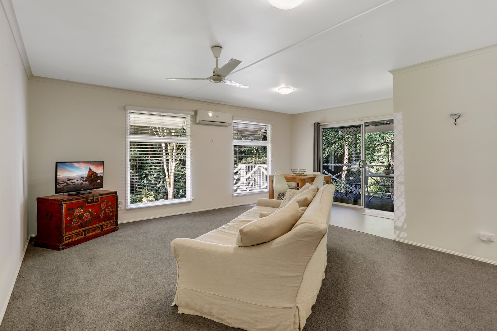  TALLEBUDGERA VALLEY 2