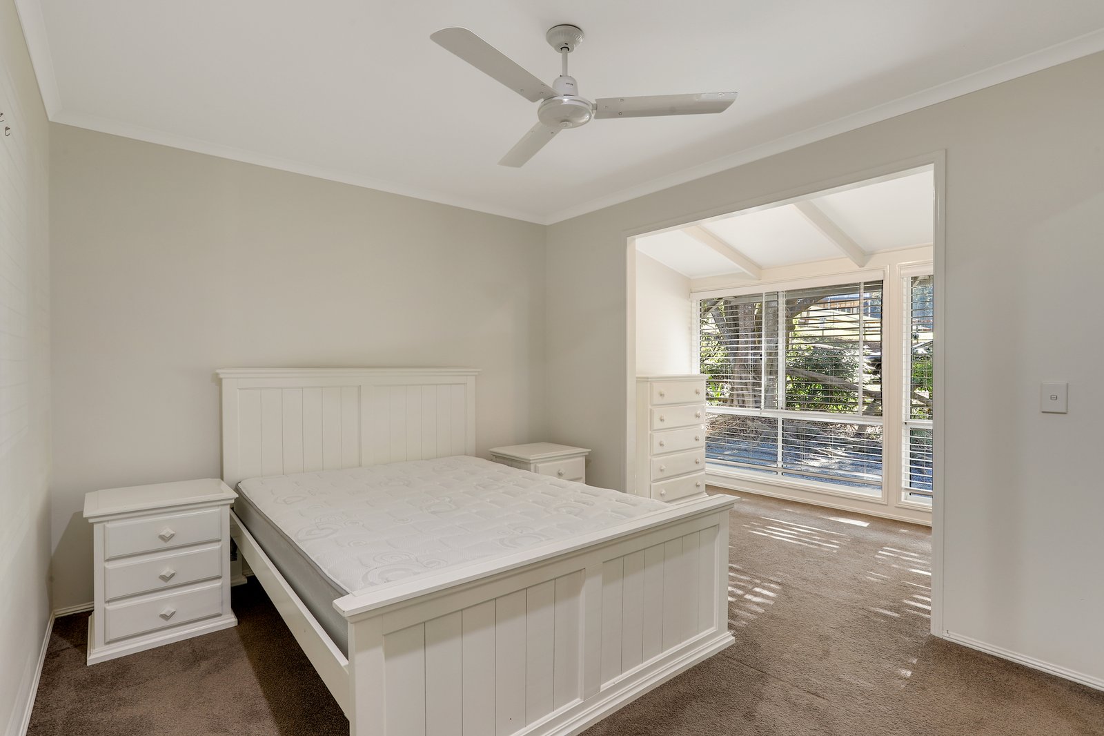  TALLEBUDGERA VALLEY 4