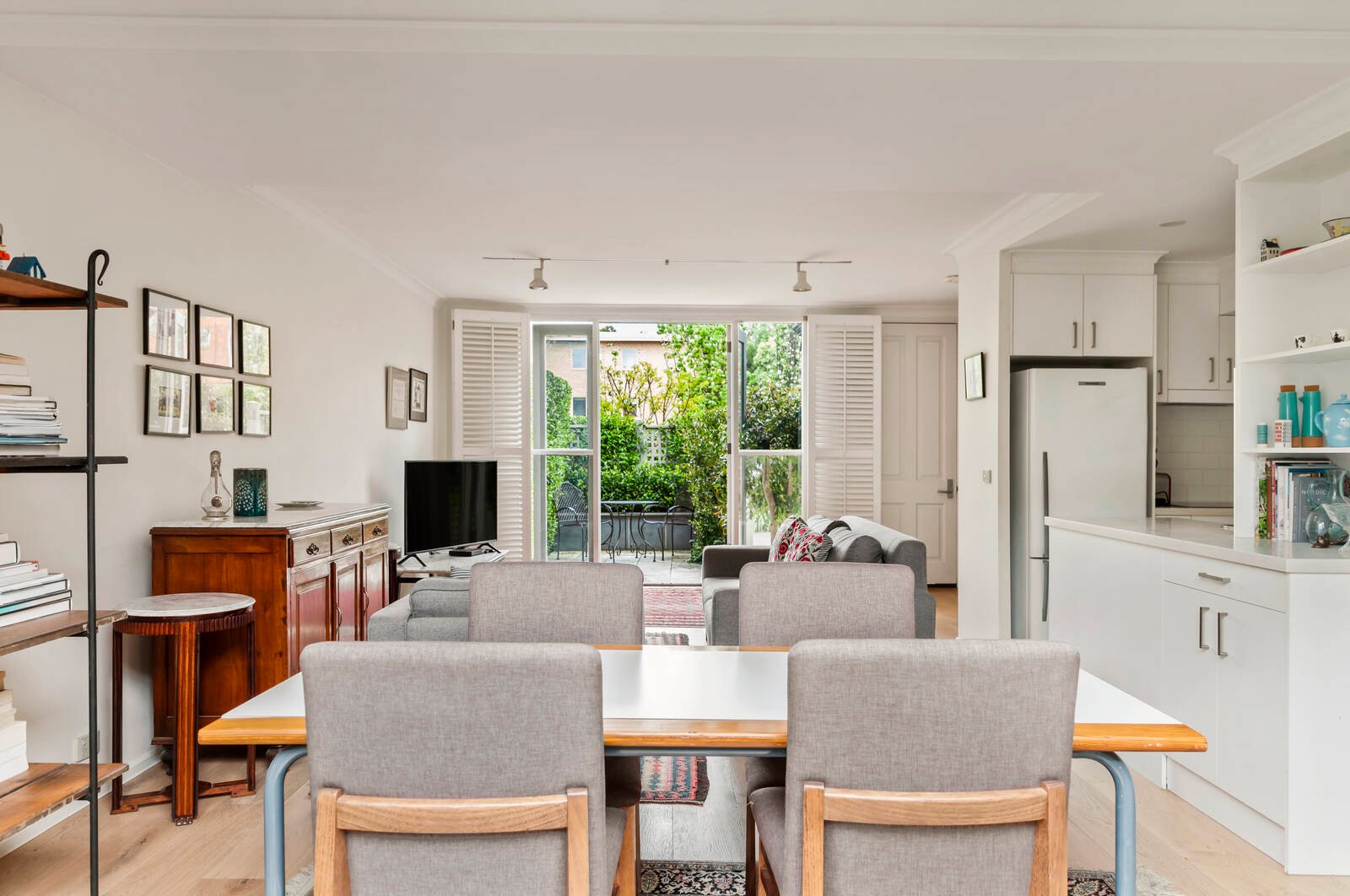 Real Estate and Property in TH 2/14 Woorigoleen Road, Toorak, VIC