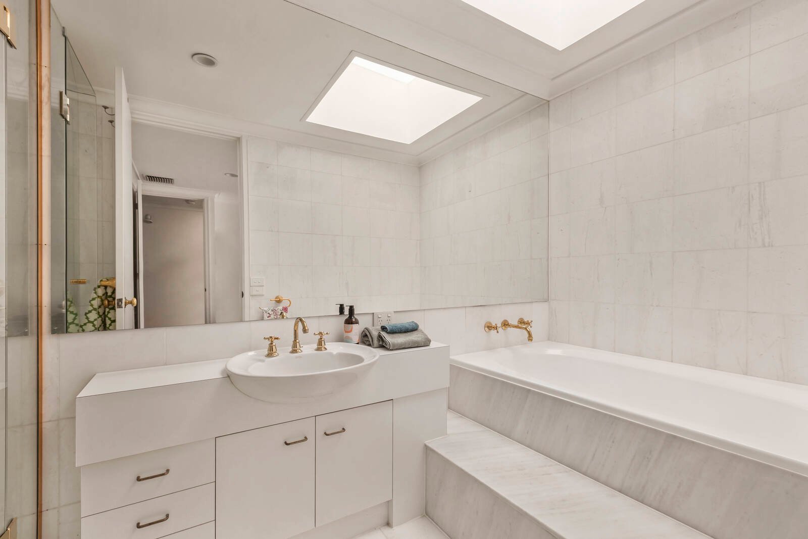 Real Estate and Property in TH 2/14 Woorigoleen Road, Toorak, VIC