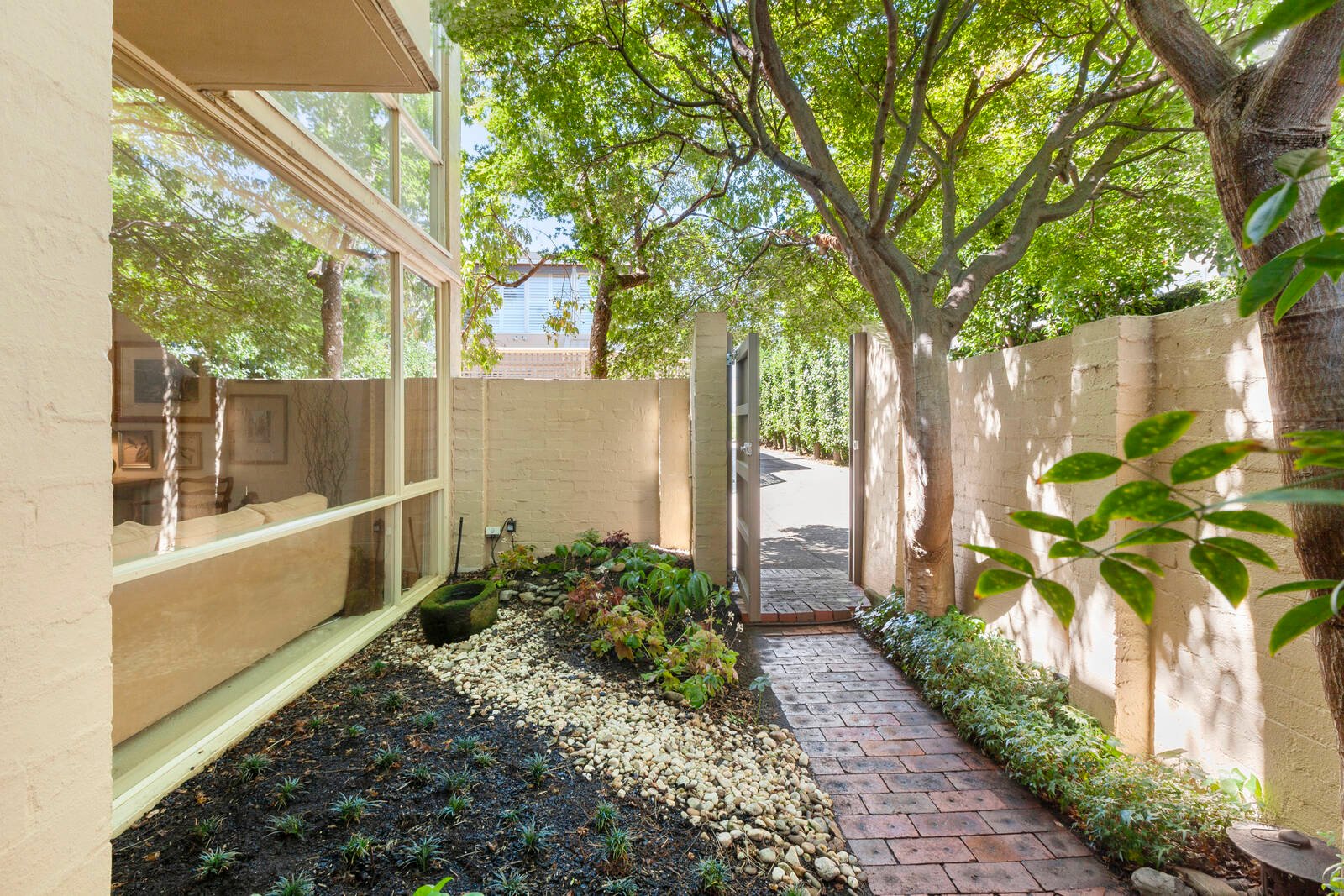 Real Estate and Property in TH 3/35 Ross Street, Toorak, VIC