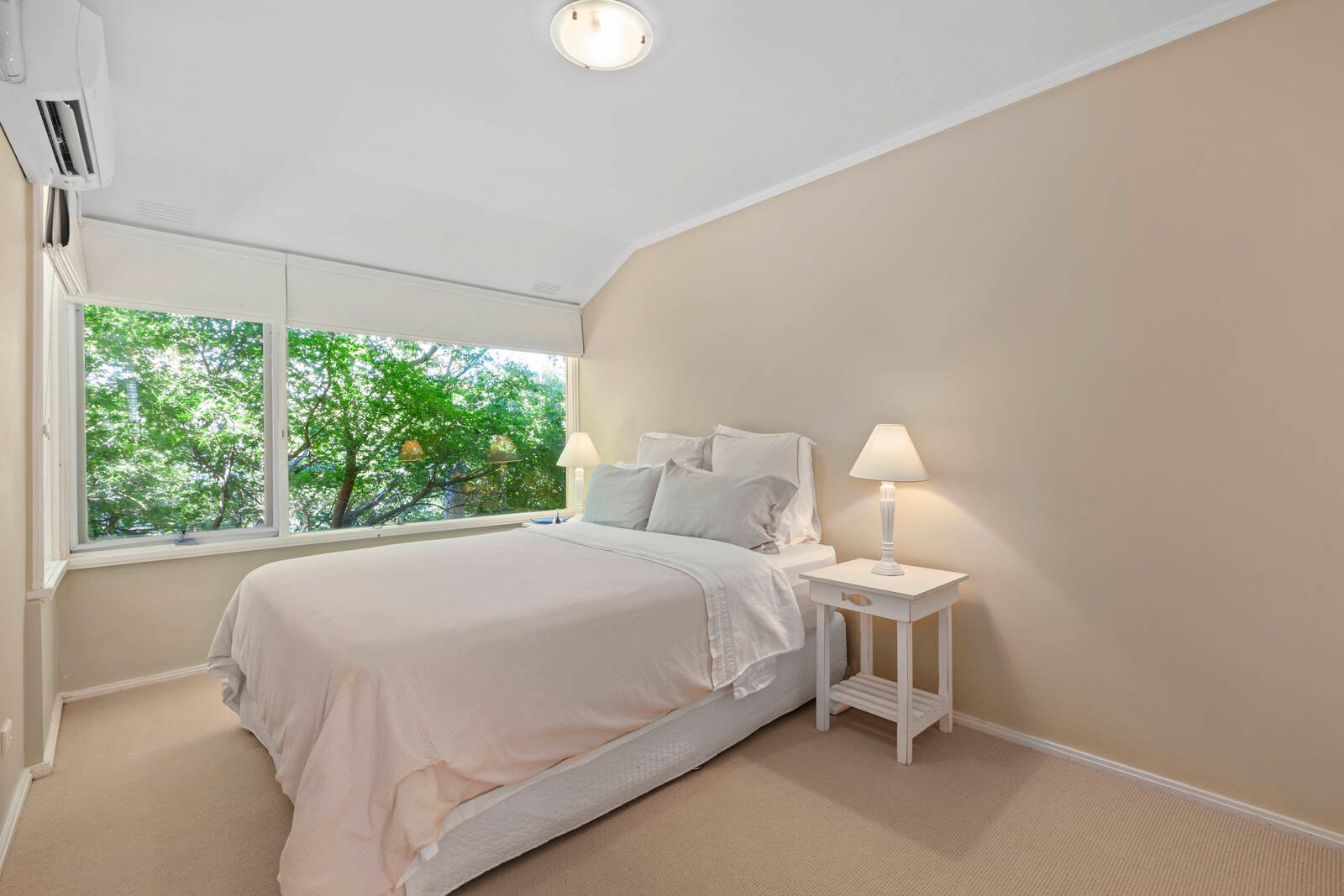 Real Estate and Property in TH 3/35 Ross Street, Toorak, VIC