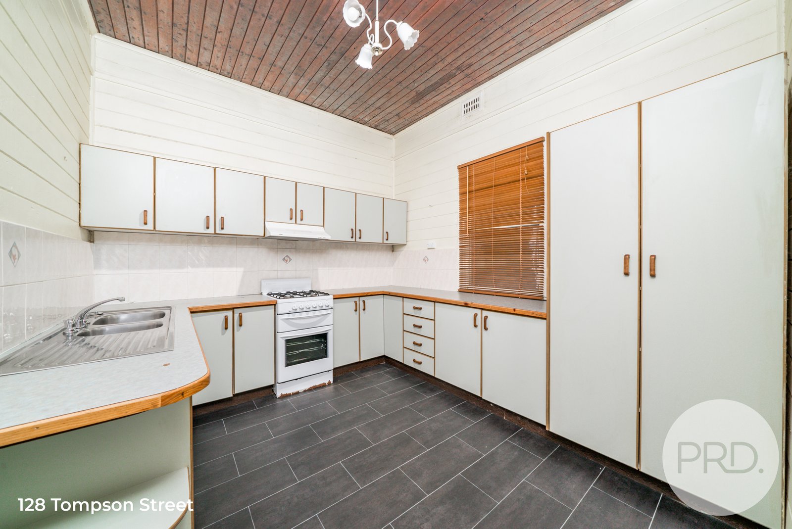 Tompson Street &  The Esplanade WAGGA WAGGA 8