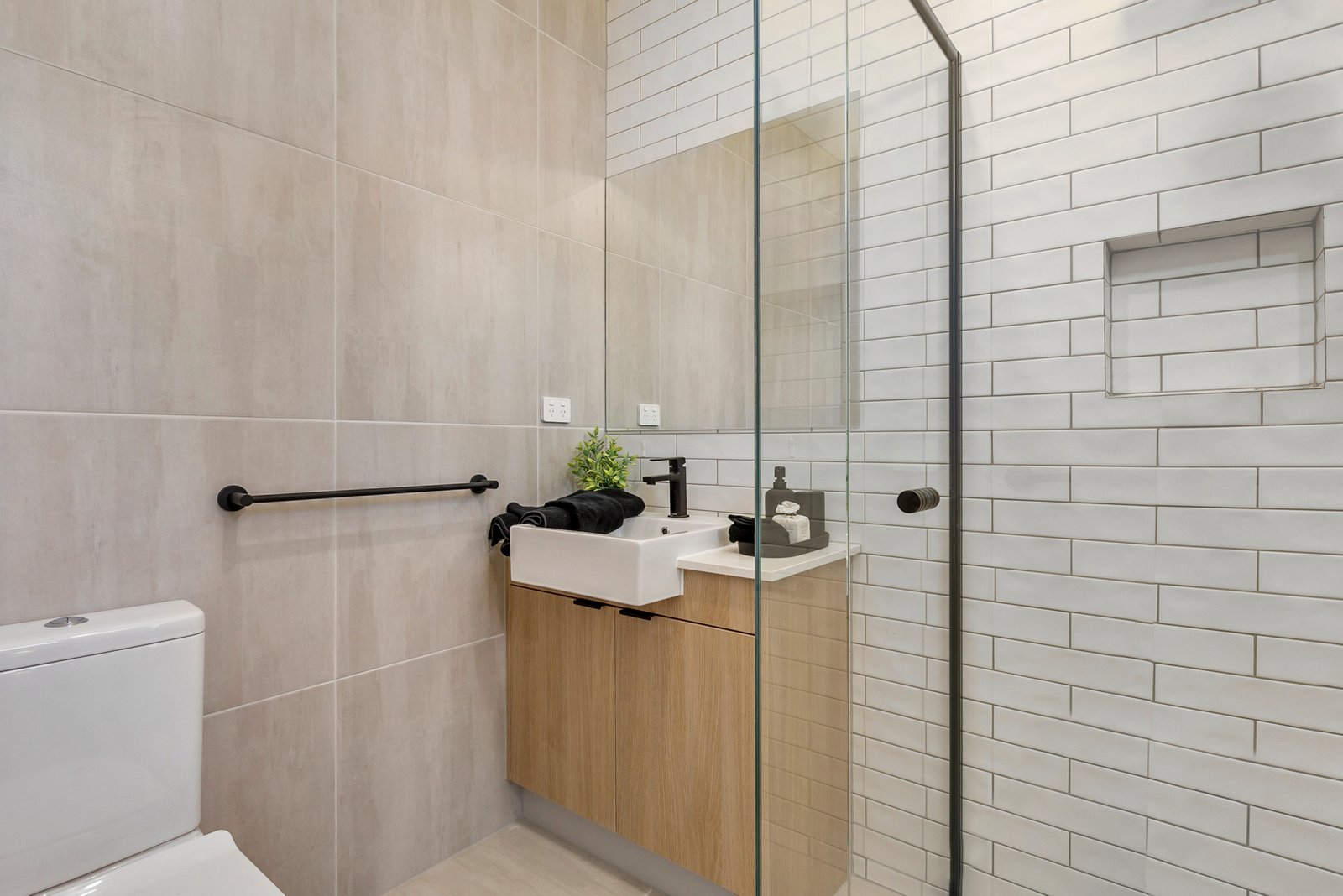 Real Estate and Property in Townhouse 3 & 4/134 High Street, Kyneton, VIC