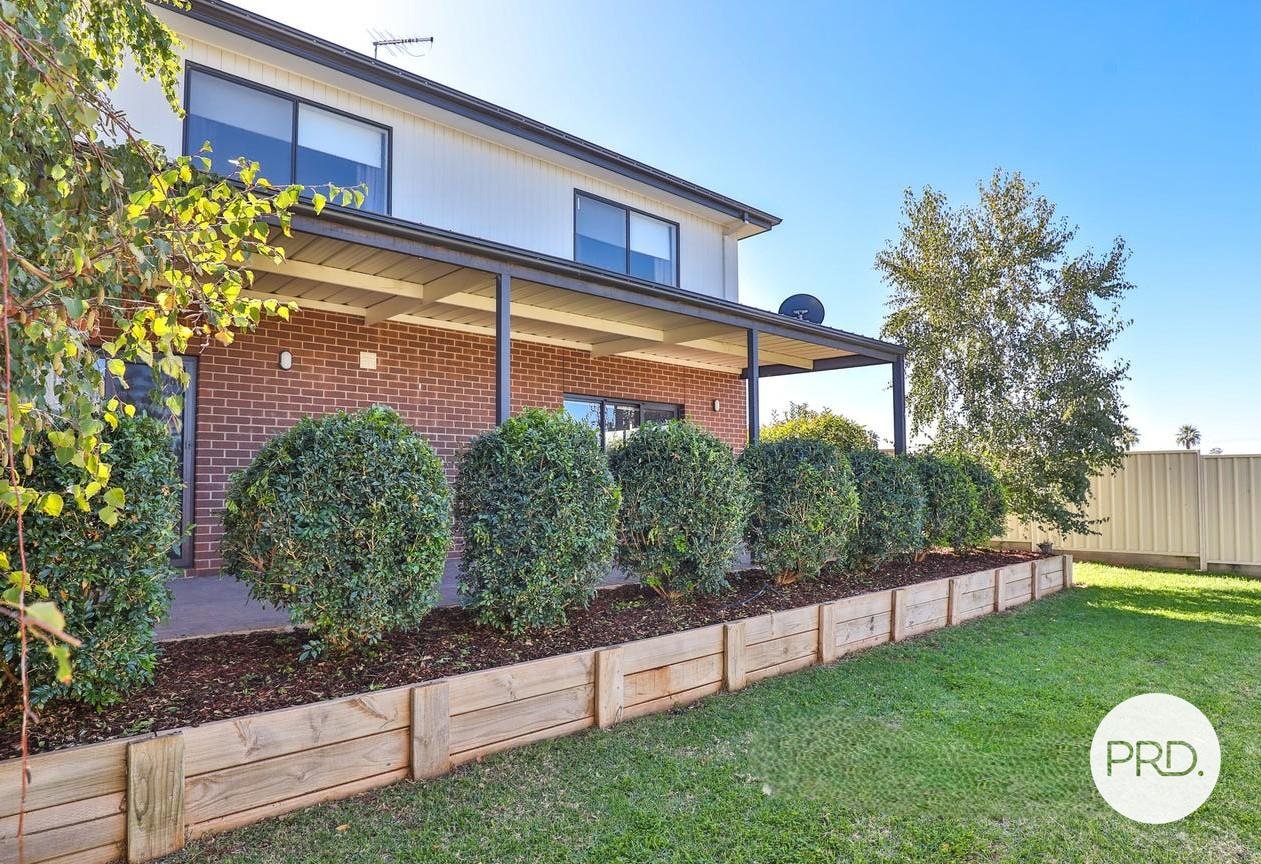 Townhouse 4, 9 Toorak Drive IRYMPLE 14