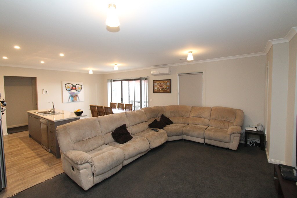 Unit 1, 25 Melbourne Road CRESWICK 9