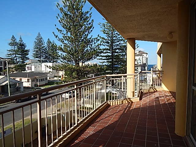 Unit 10/10 Dudley Street MERMAID BEACH 11