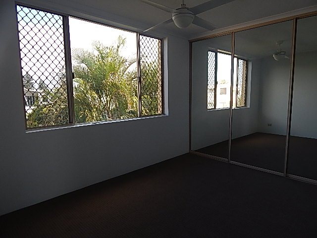 Unit 10/10 Dudley Street MERMAID BEACH 9