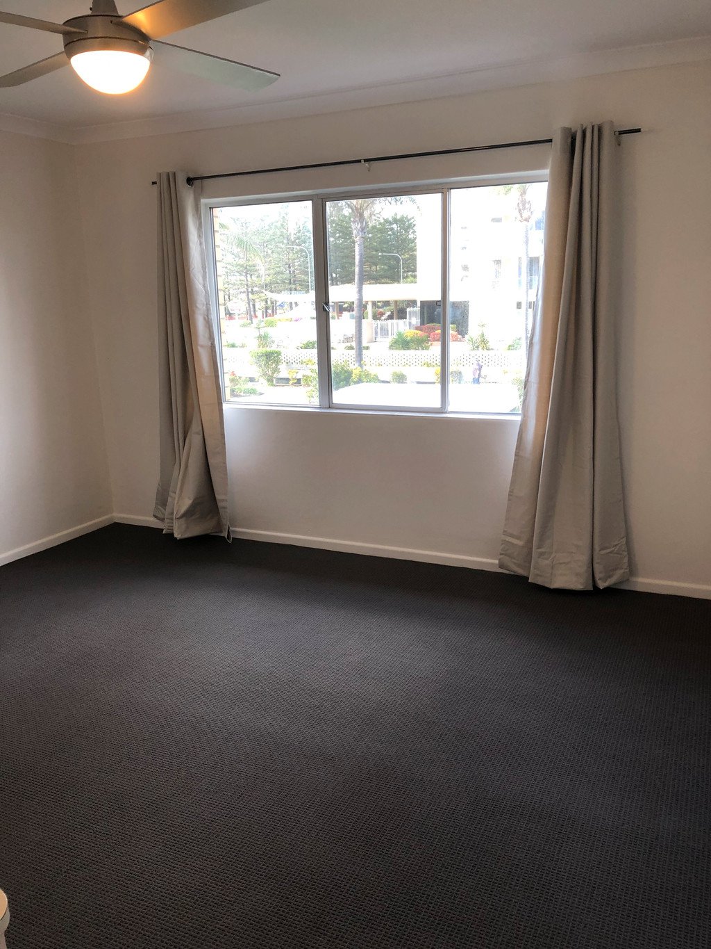 Unit 10/126 The Esplanade BURLEIGH HEADS 5