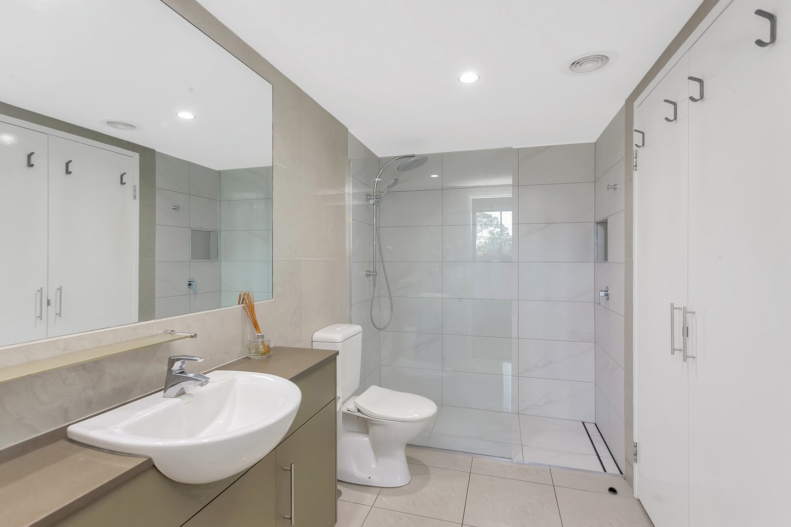 Unit 1036/1 Ocean St  BURLEIGH HEADS 9