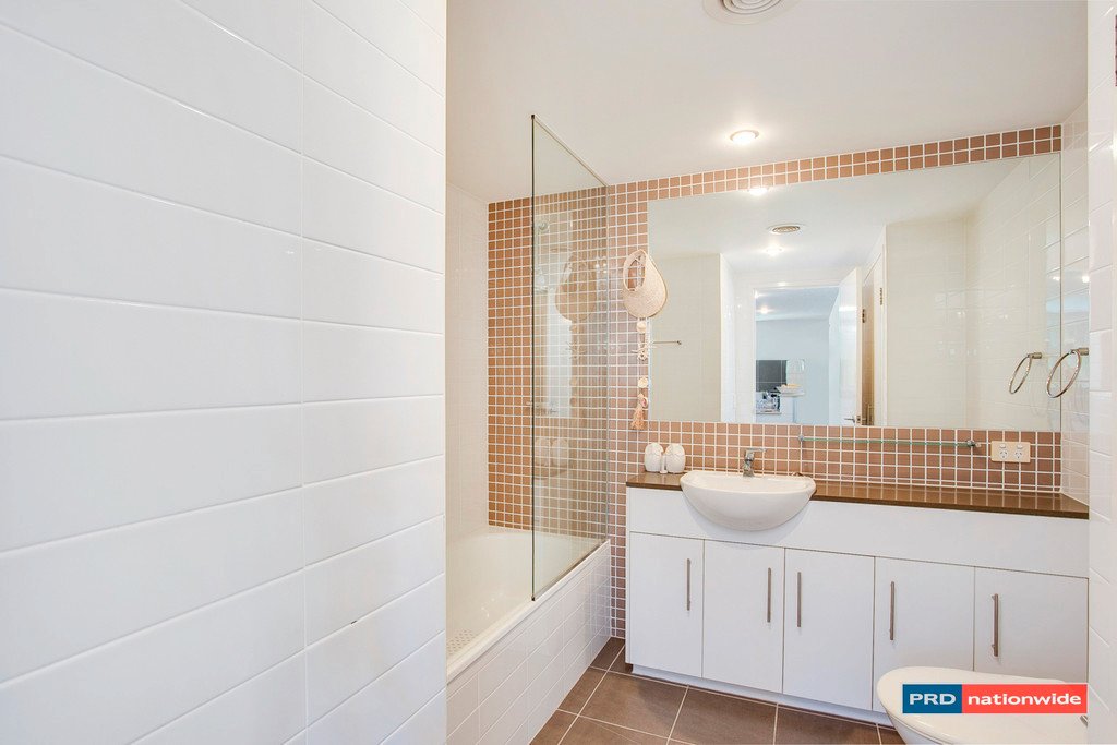 Unit 1074/1 Ocean Street BURLEIGH HEADS 6