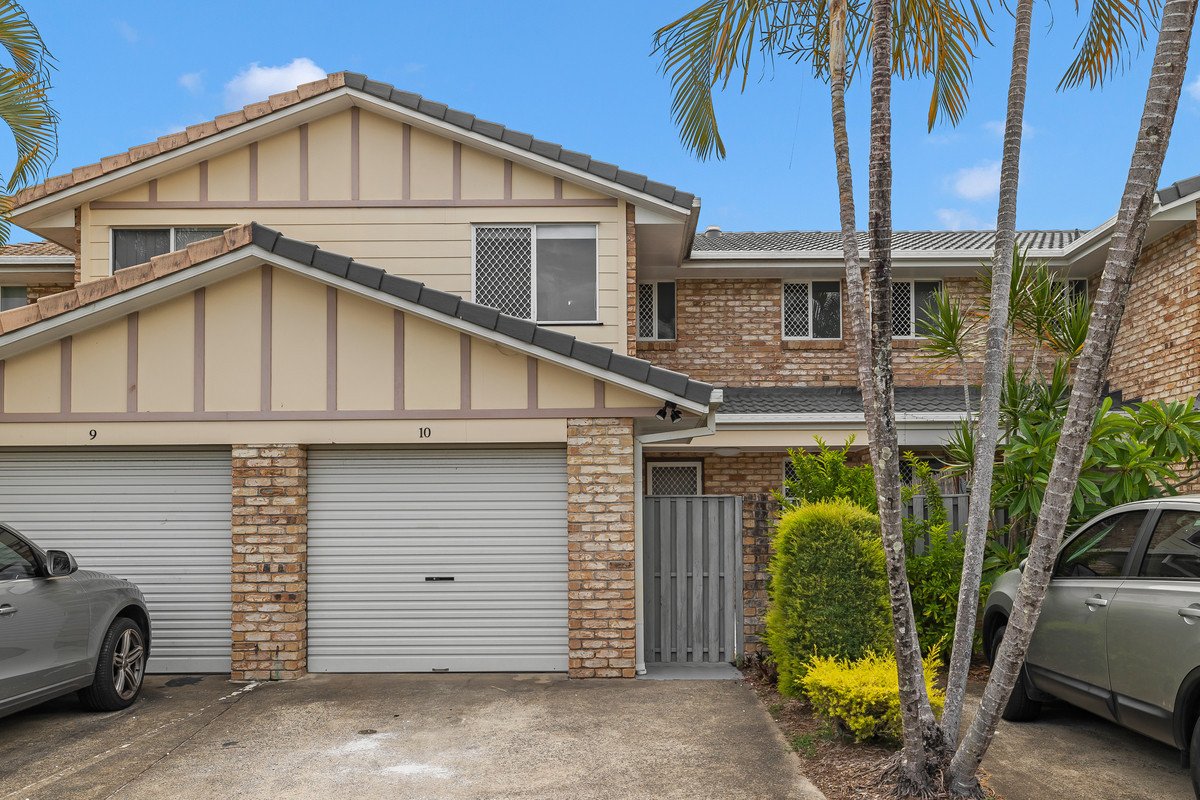 Unit 10/9-15 Harrier Drive BURLEIGH WATERS 2