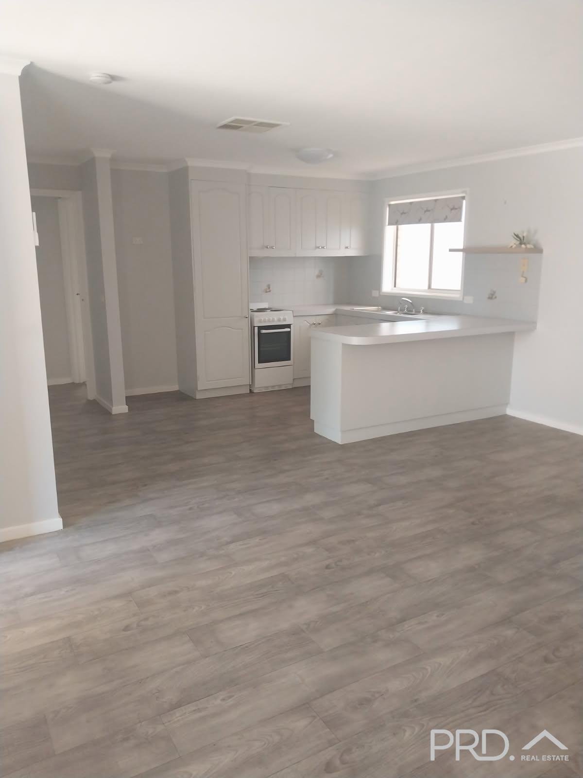 Unit 11, 2 West Road BURONGA 2