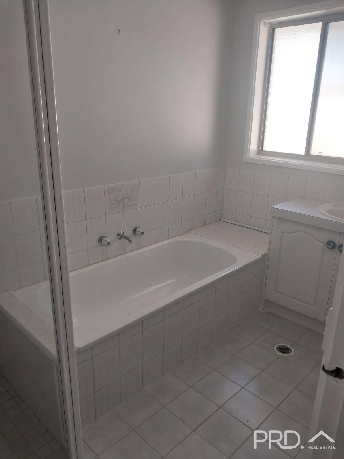 Unit 11, 2 West Road BURONGA 5