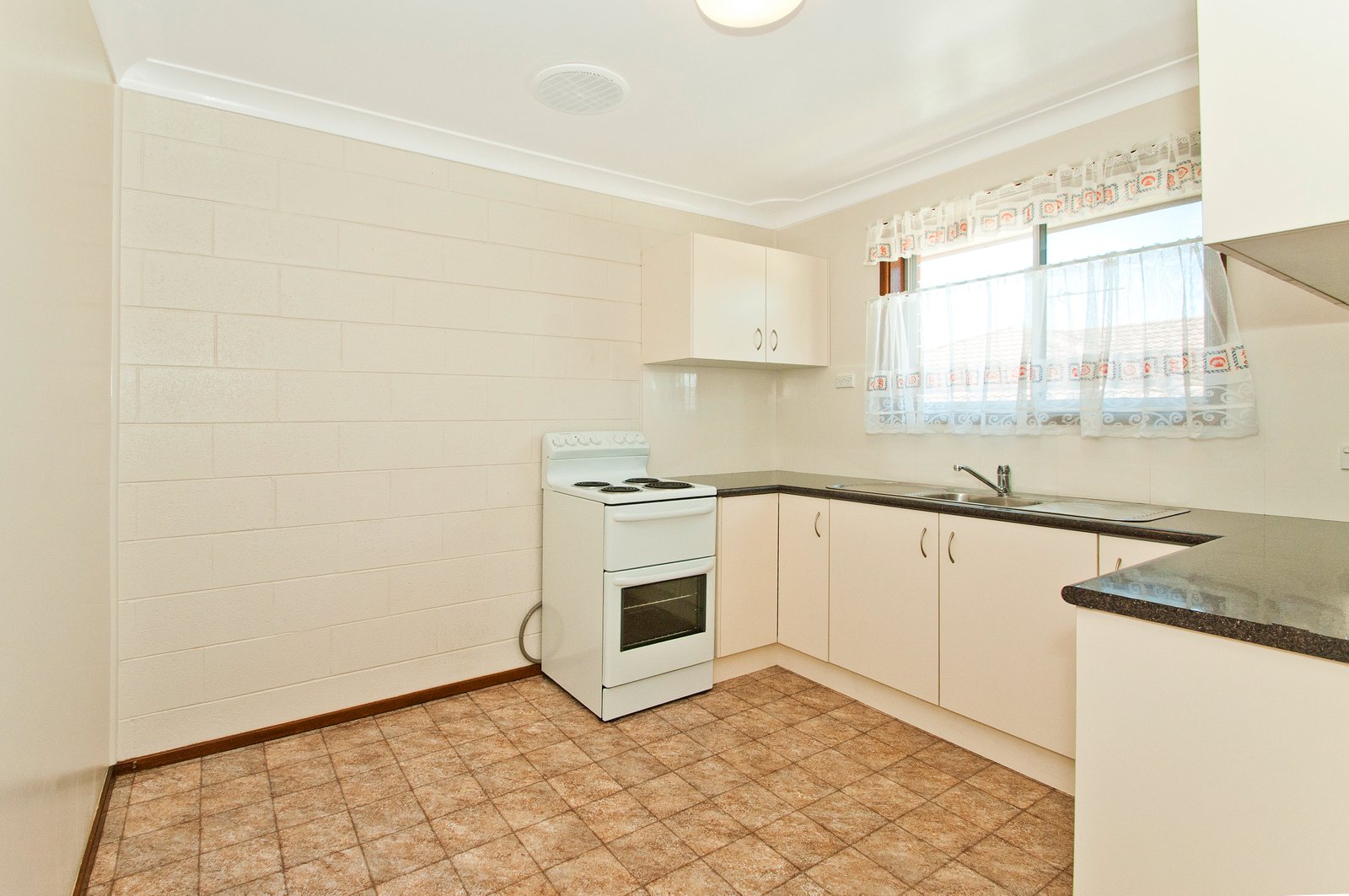 Unit 1/1 Kundle Street DAPTO 7
