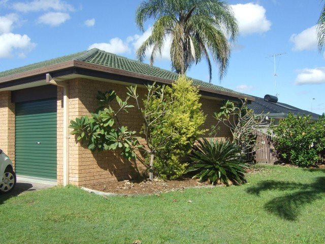 Unit 1/110 Christine Avenue BURLEIGH WATERS 4
