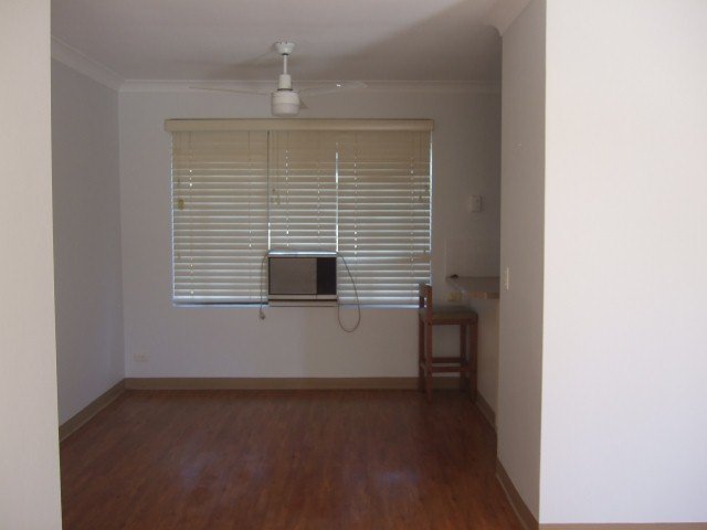 Unit 1/110 Christine Avenue BURLEIGH WATERS 6