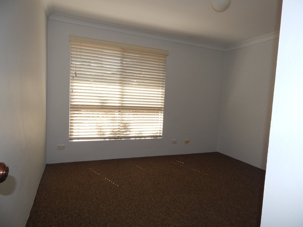 Unit 1/110 Christine Avenue BURLEIGH WATERS 8