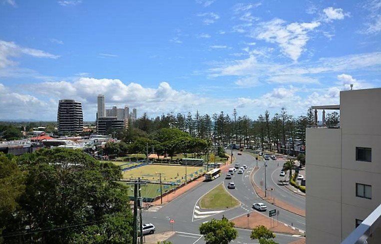 Unit 1126/1 Ocean Street BURLEIGH HEADS 9