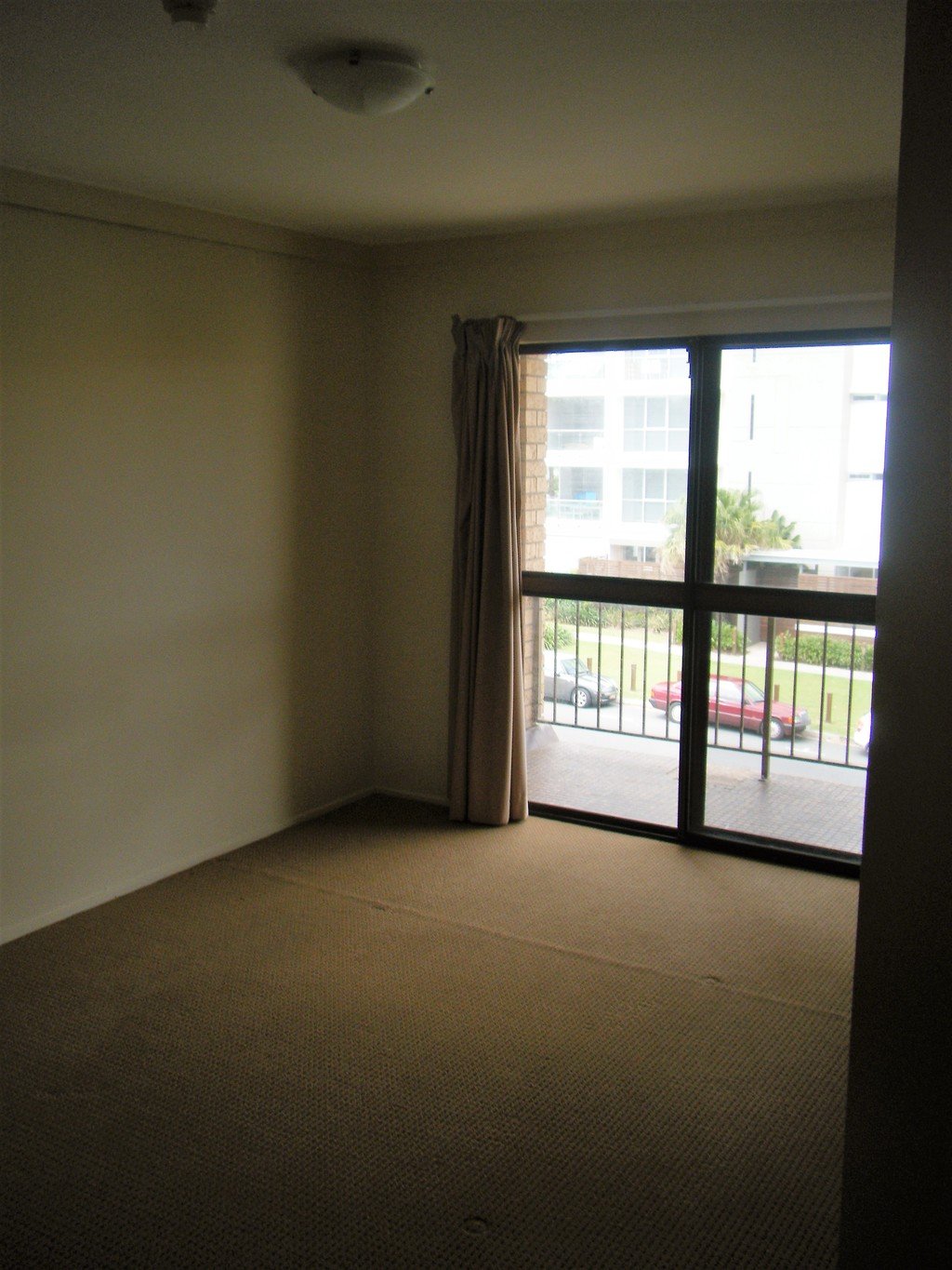 Unit 11/276 The Esplanade MIAMI 3