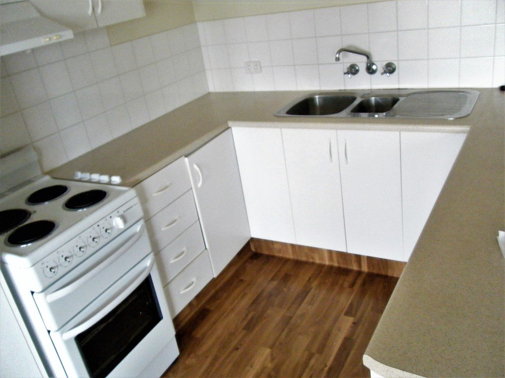 Unit 11/276 The Esplanade MIAMI 5