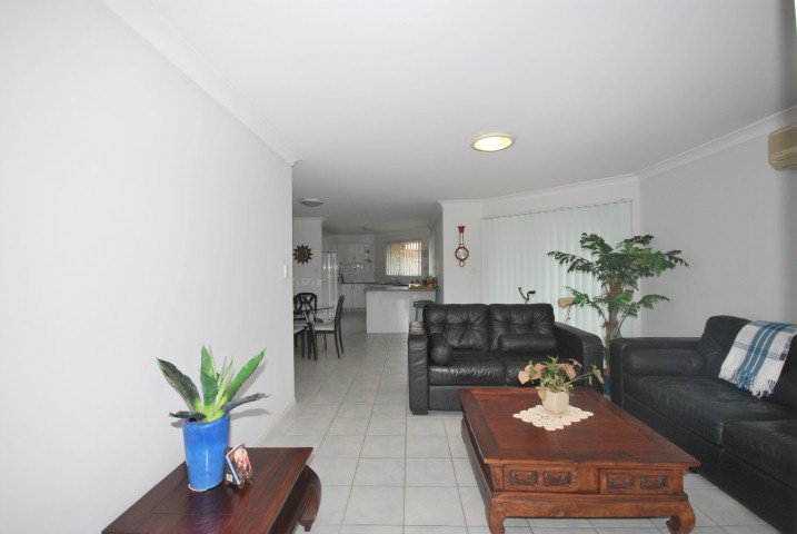 Unit 1/14 Randwick Court VARSITY LAKES 4
