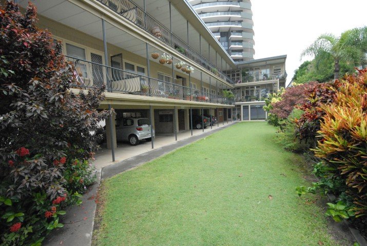Unit 1/14 The Esplanade BURLEIGH HEADS 2