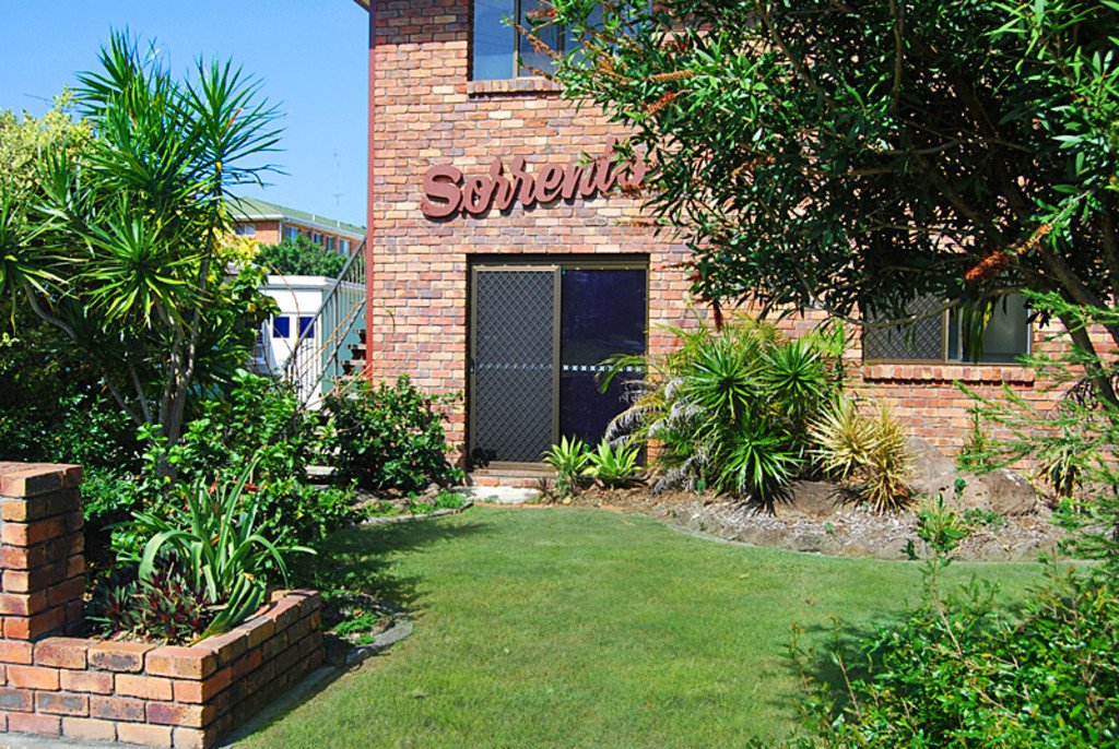 Unit 1/18 Pearl Street TWEED HEADS 2