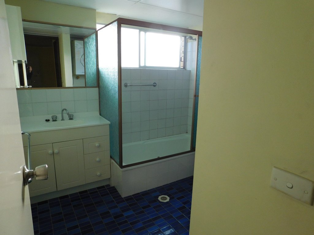 Unit 1/1971 Gold Coast Highway BURLEIGH HEADS 4