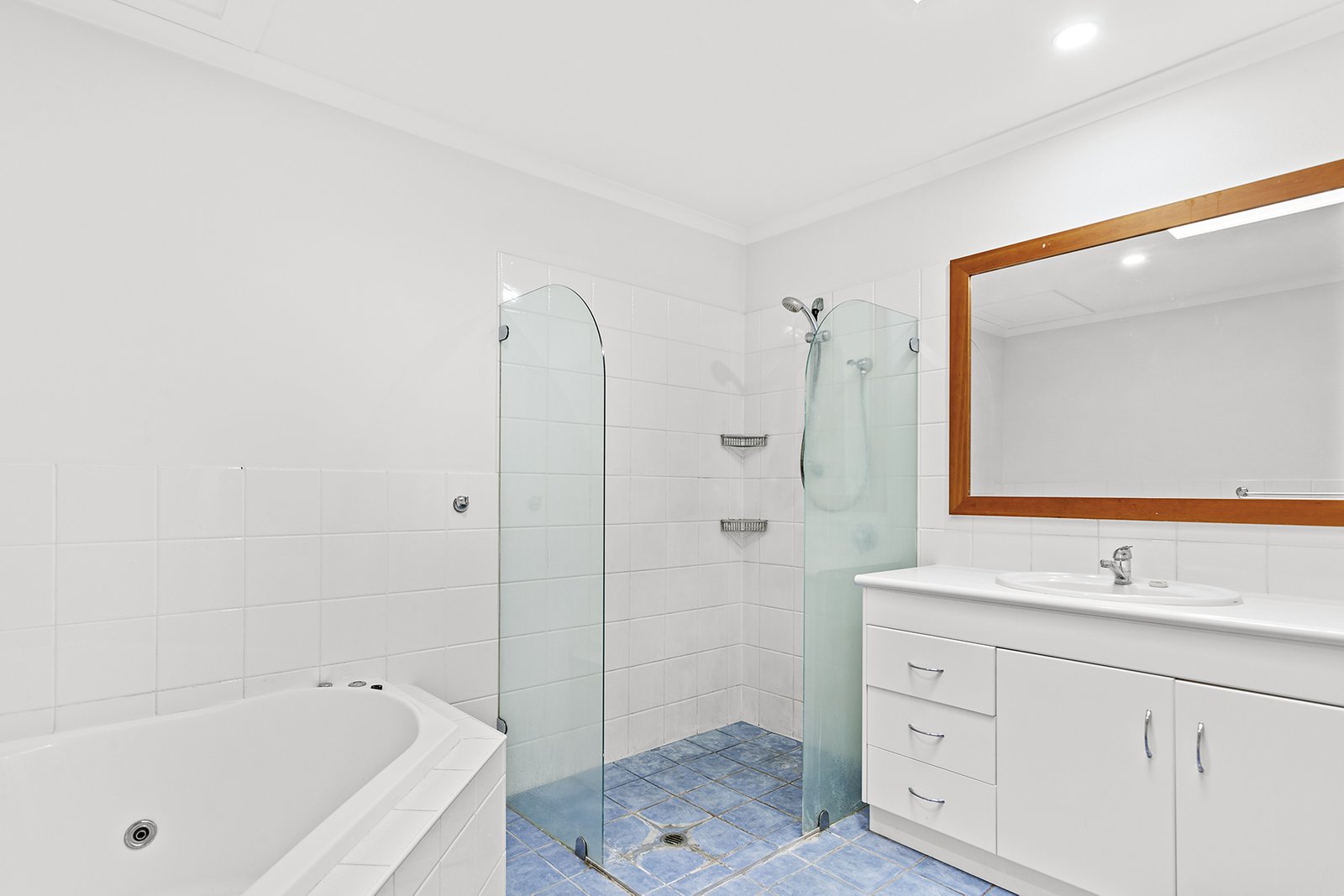 Unit 1/257 Shute Harbour Road AIRLIE BEACH 7