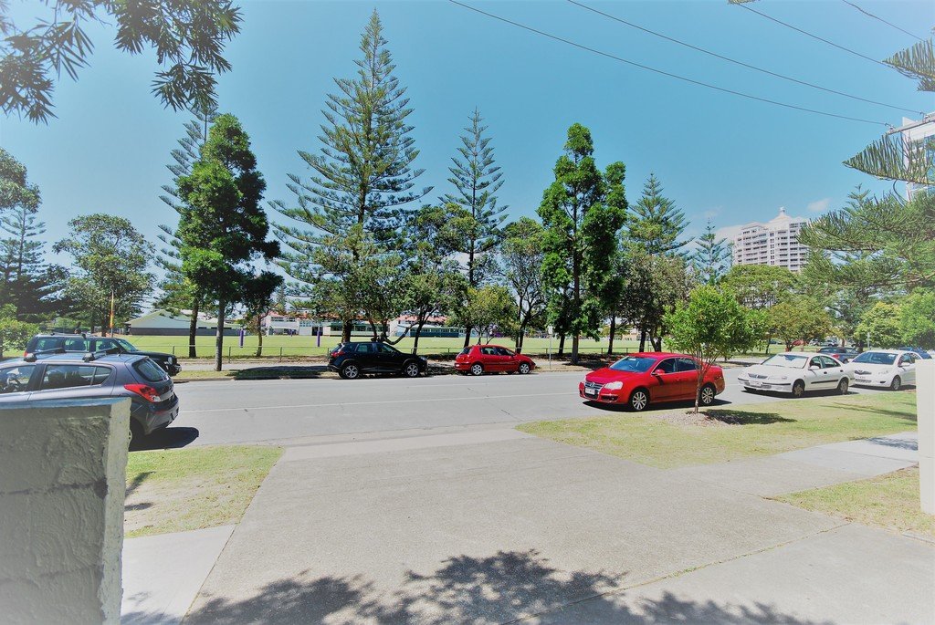 Unit 1/3 Margaret Avenue BROADBEACH 3