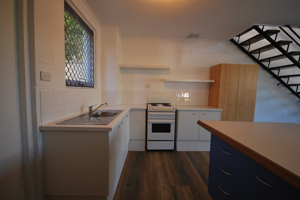 Unit 1/3 Margaret Avenue BROADBEACH 4