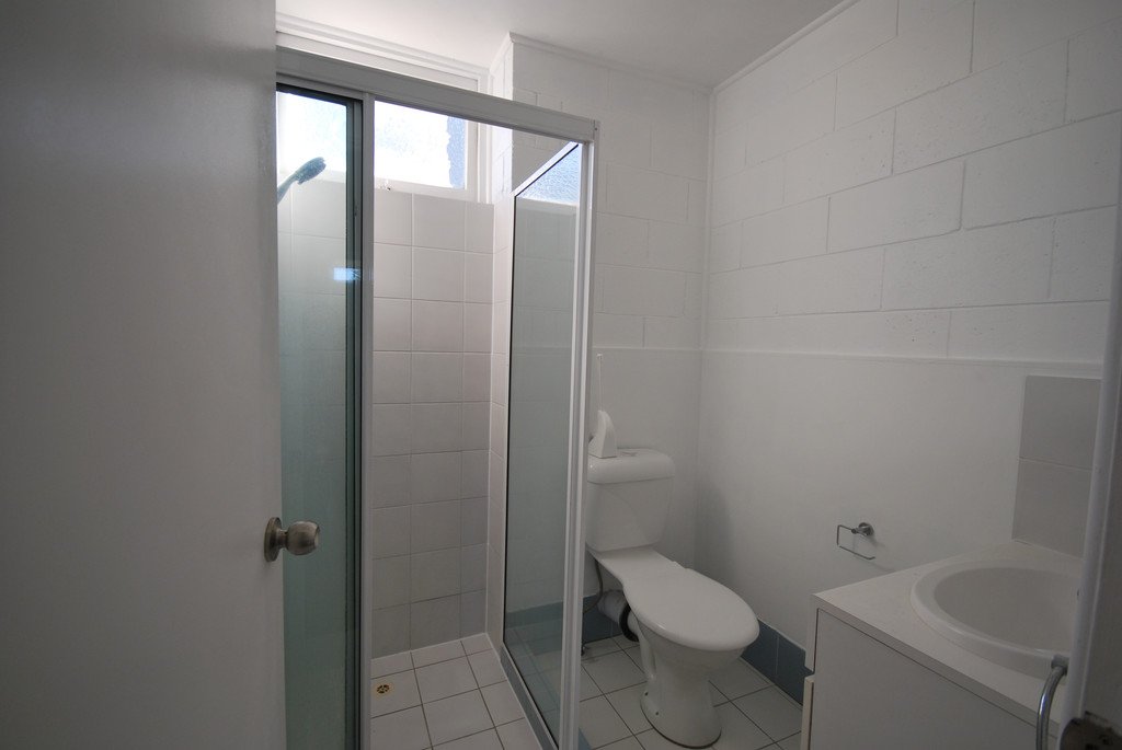 Unit 1/3 Margaret Avenue BROADBEACH 7