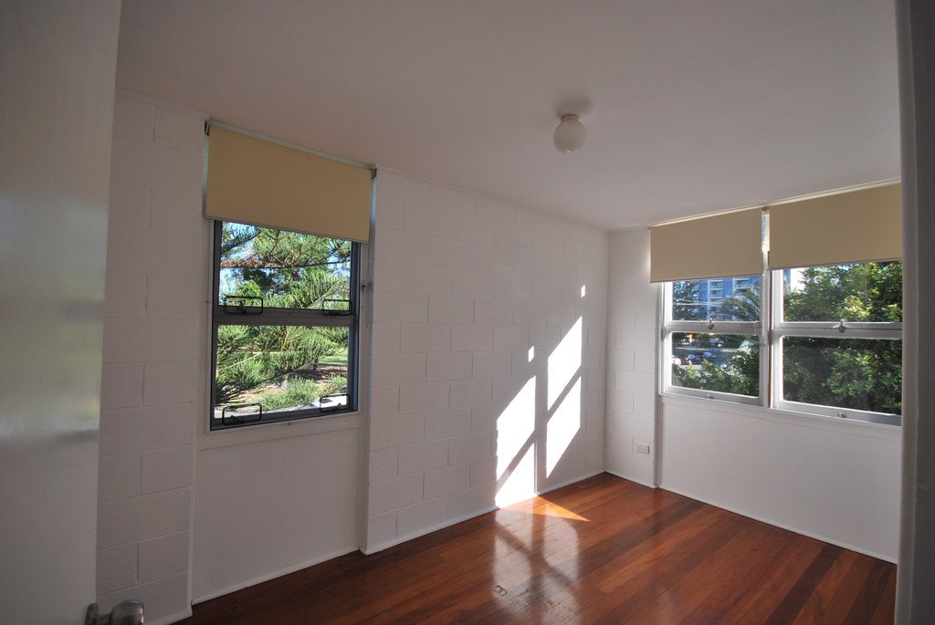 Unit 1/3 Margaret Avenue BROADBEACH 8