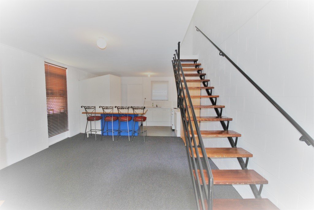 Unit 1/3 Margaret Avenue BROADBEACH 3