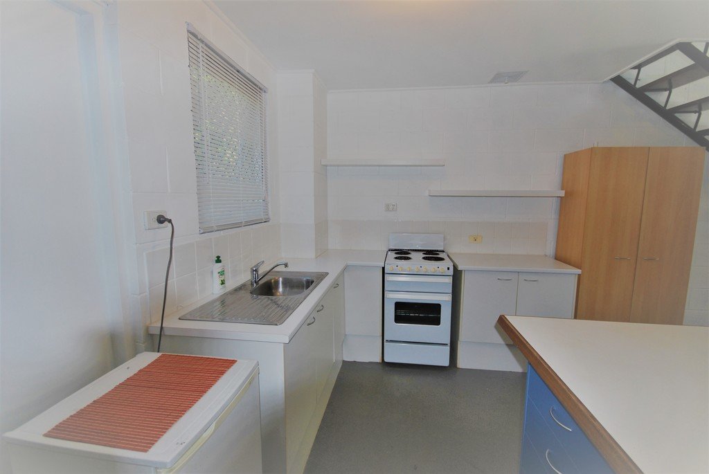 Unit 1/3 Margaret Avenue BROADBEACH 4