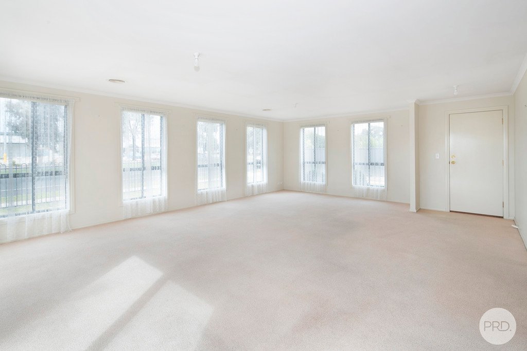 Unit 1/343 Gillies Street North WENDOUREE 4