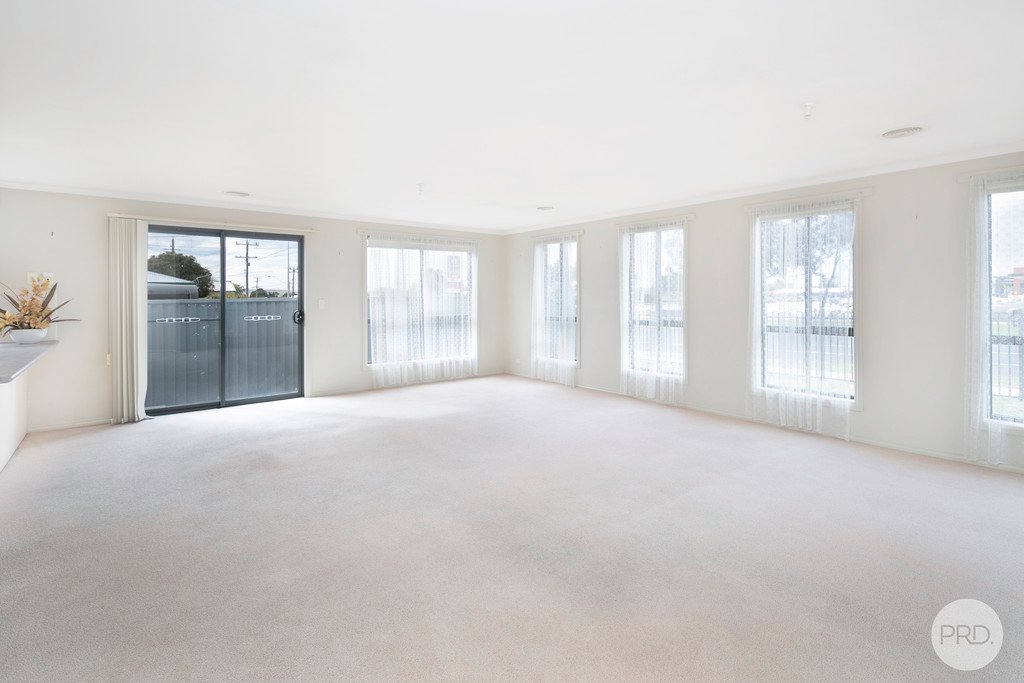 Unit 1/343 Gillies Street North WENDOUREE 7