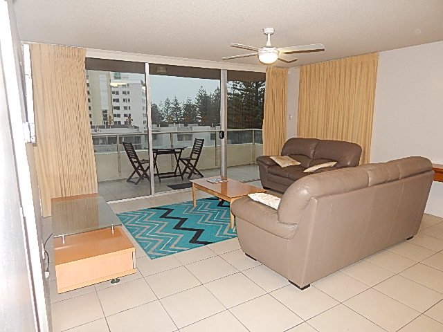 Unit 14 82 The Esplanade BURLEIGH HEADS 4