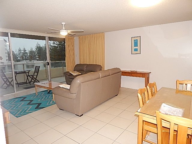 Unit 14 82 The Esplanade BURLEIGH HEADS 5