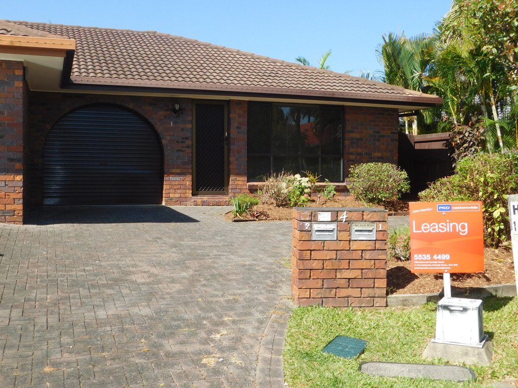 Unit 1/4 Greenleaf Close BURLEIGH WATERS 1