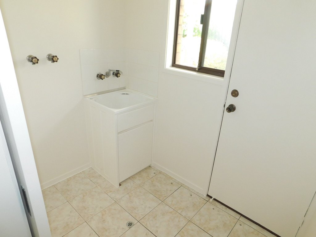 Unit 1/4 Greenleaf Close BURLEIGH WATERS 8