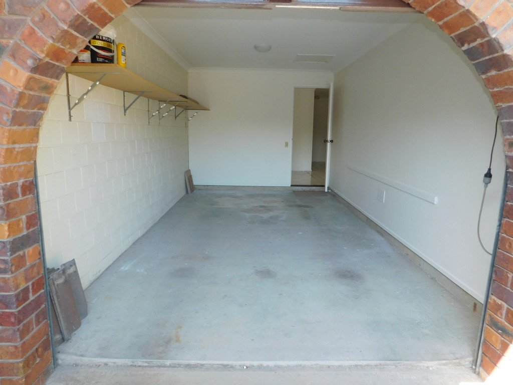 Unit 1/4 Greenleaf Close BURLEIGH WATERS 9