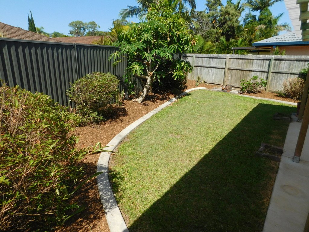 Unit 1/4 Greenleaf Close BURLEIGH WATERS 10