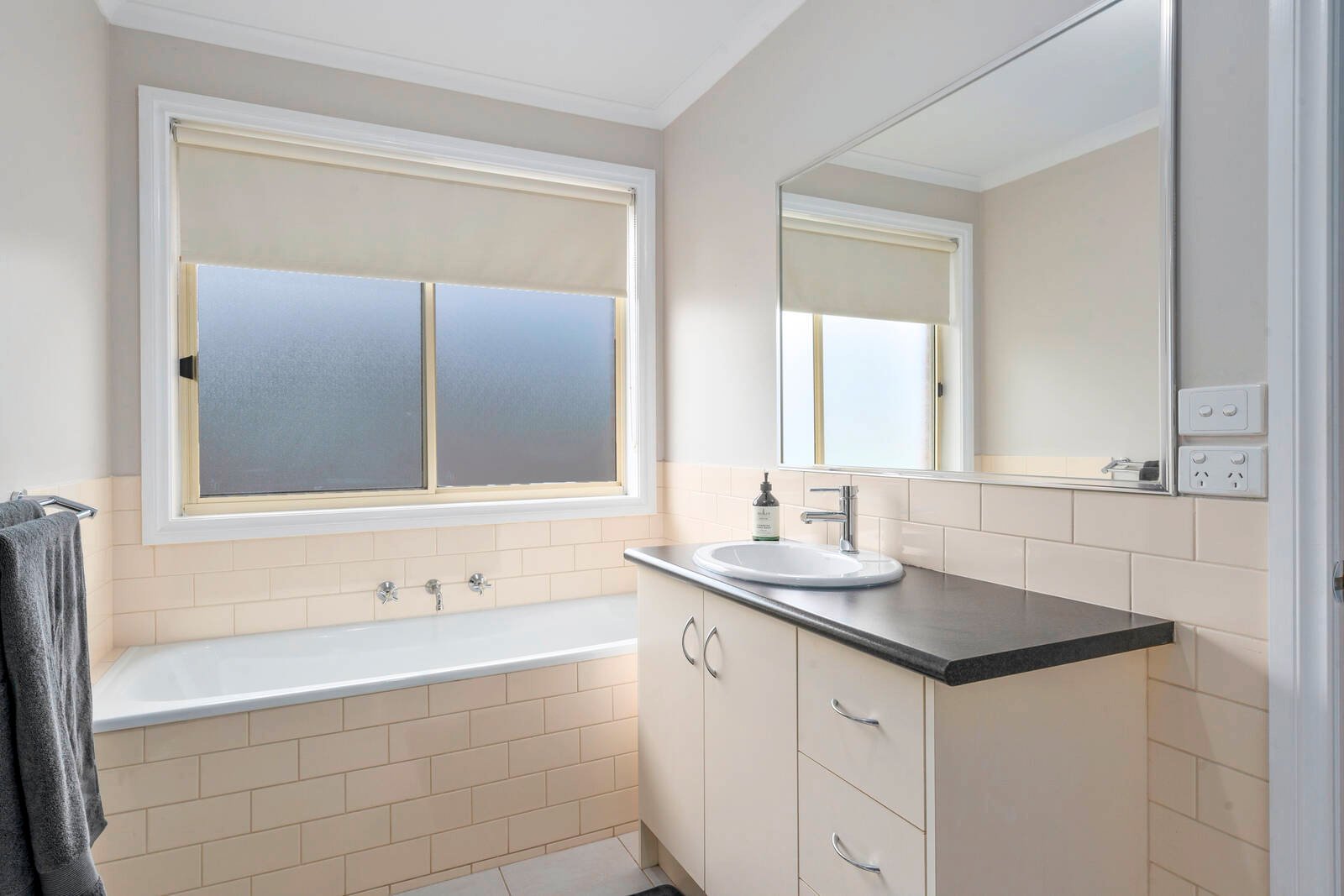 Real Estate and Property in Unit 1/4 Morrow Road, Gisborne, VIC